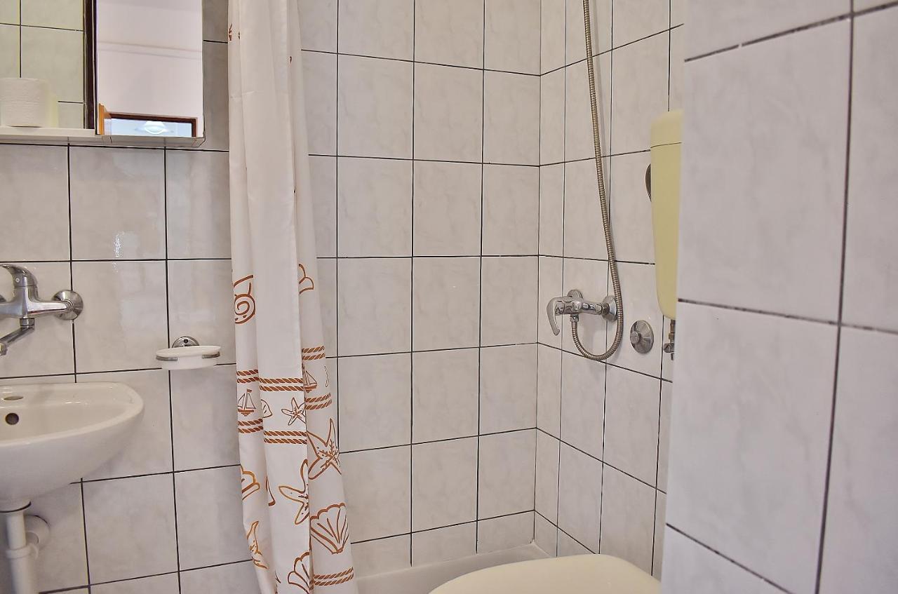 Apartament Apartment Banjol Екстериор снимка