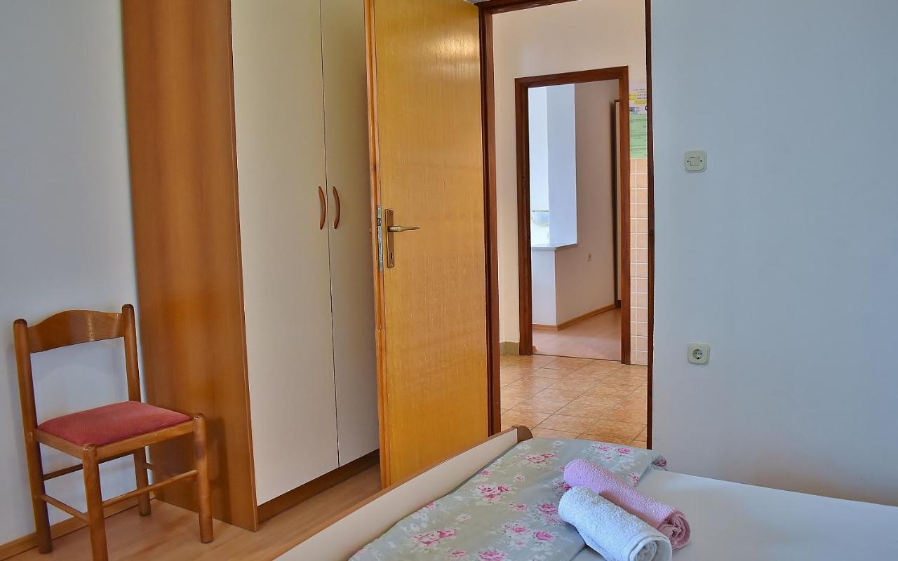 Apartament Apartment Banjol Екстериор снимка