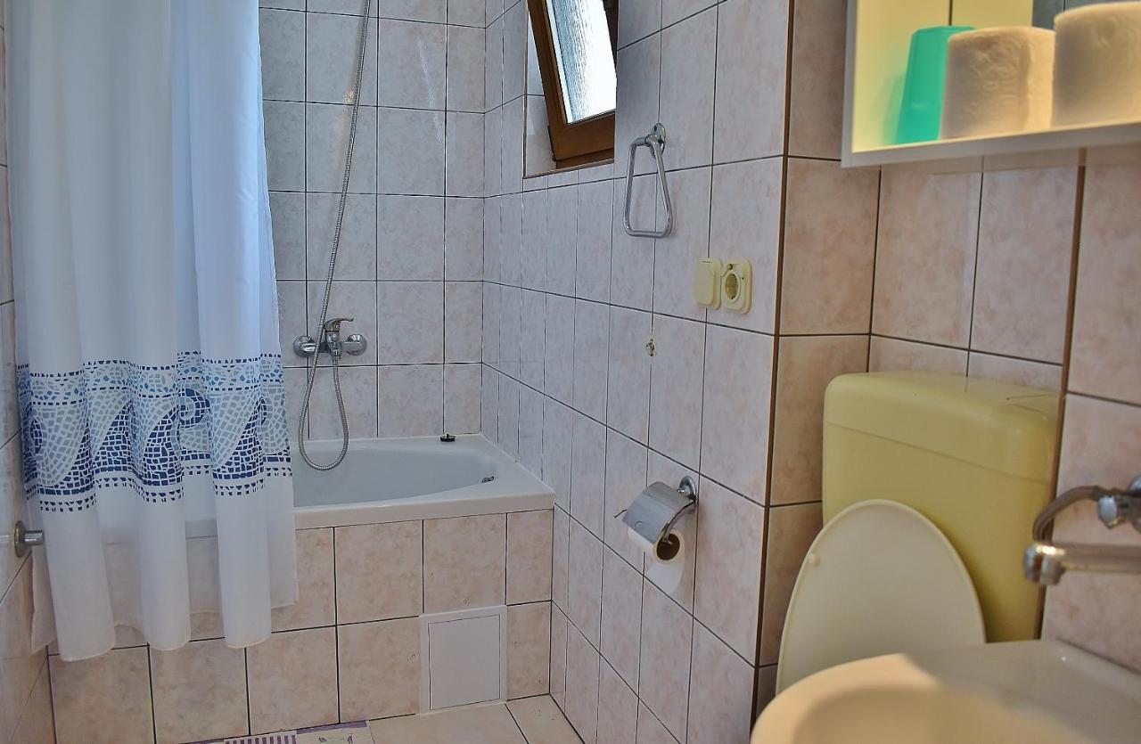 Apartament Apartment Banjol Екстериор снимка