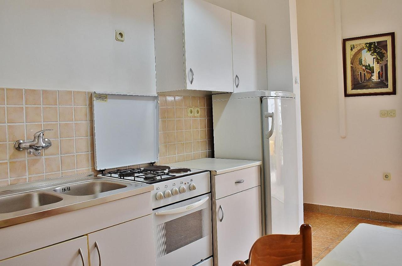 Apartament Apartment Banjol Екстериор снимка