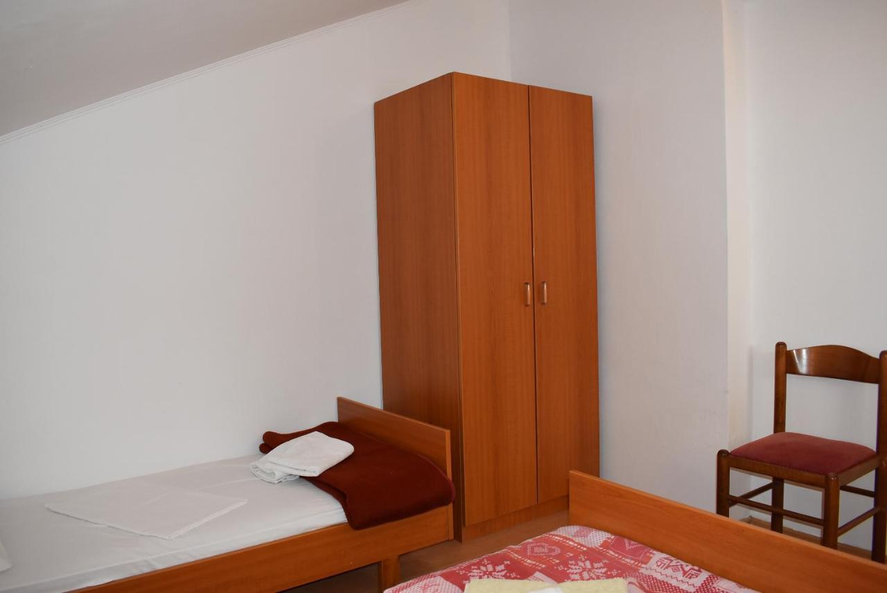 Apartament Apartment Banjol Екстериор снимка